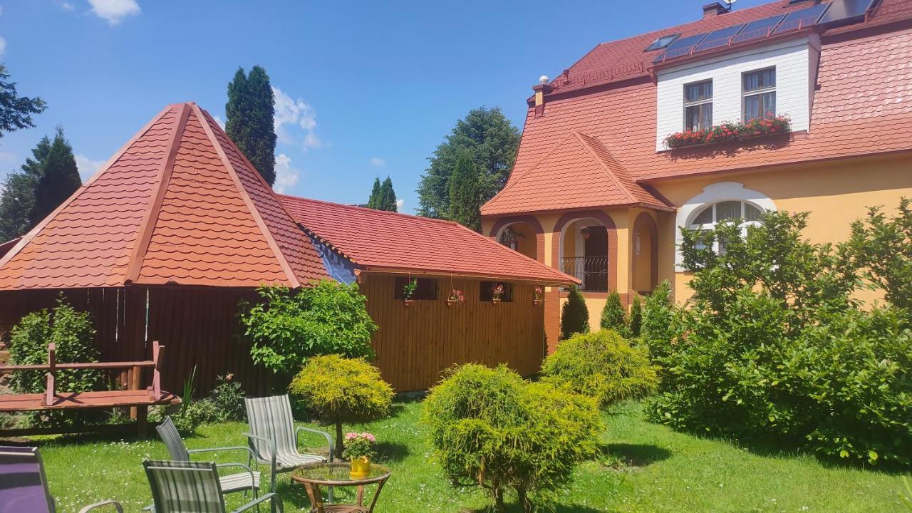 Gosciniec Iwona Hotel Glucholazy Buitenkant foto