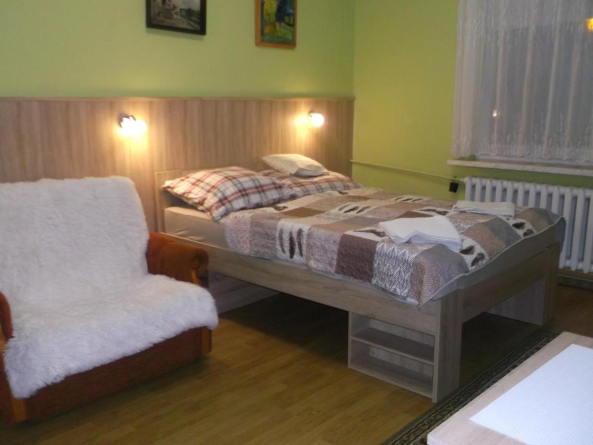 Gosciniec Iwona Hotel Glucholazy Buitenkant foto
