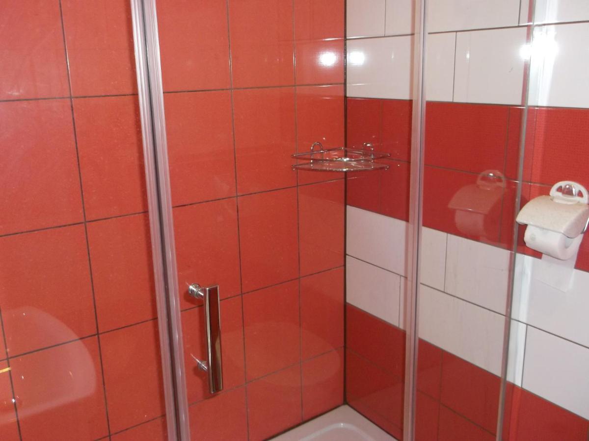 Gosciniec Iwona Hotel Glucholazy Buitenkant foto